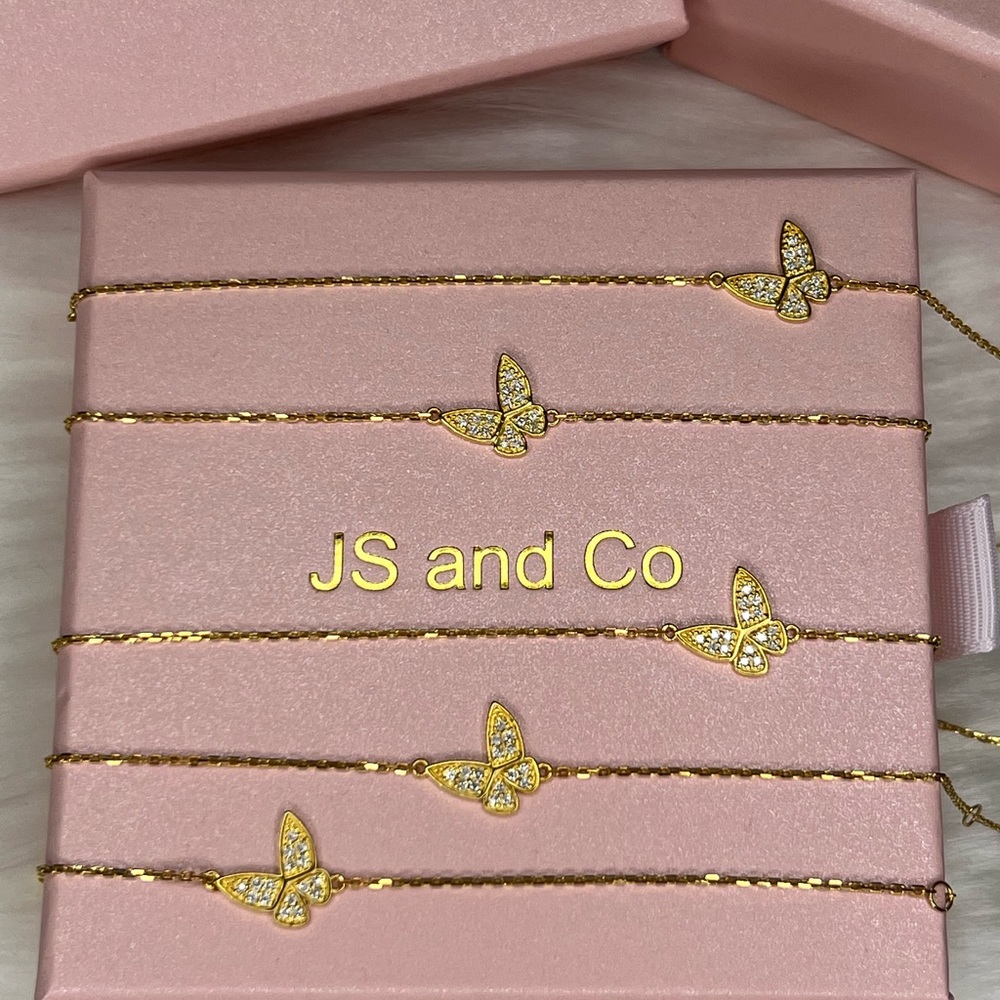 18k solid gold butterfly bracelet with natural earth-mined diamond